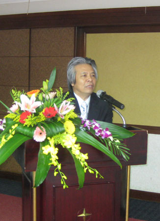 GS.TS. Võ Khánh Vinh, Phó chủ tịch Viện KHXH Việt Nam, phát biểu