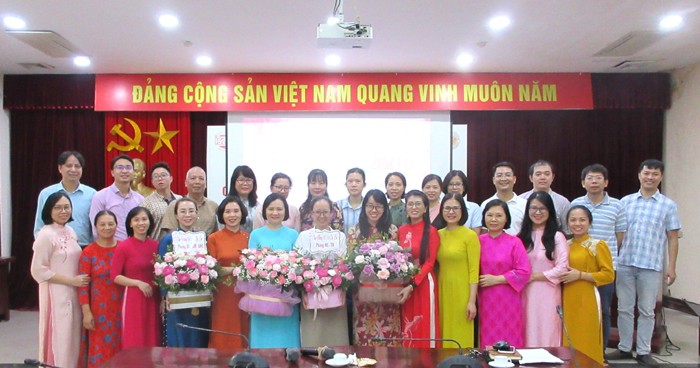 Viện Nhà nước và Pháp luật kỷ niệm 95 năm Ngày Phụ nữ Việt Nam 20/10